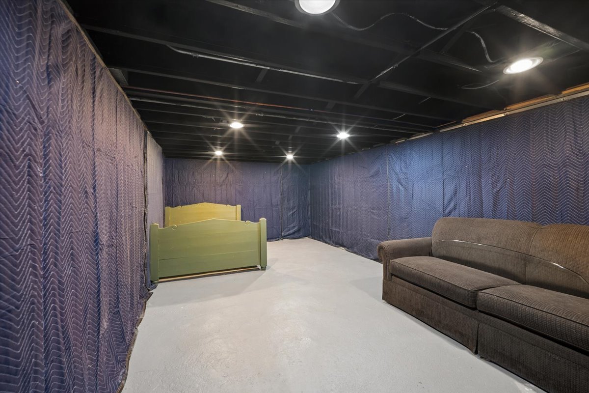 Gallery Image 19