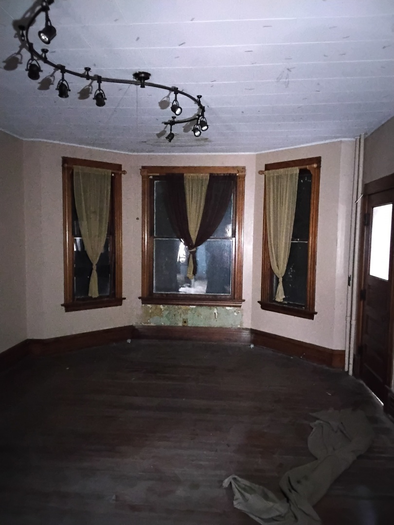 Gallery Image 9