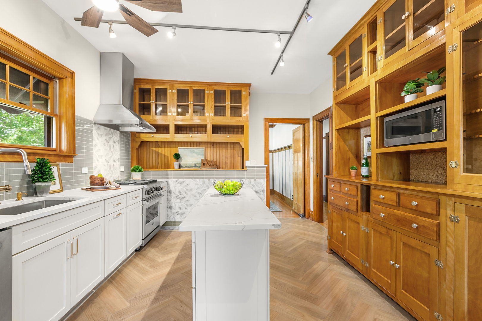 Gallery Image 13