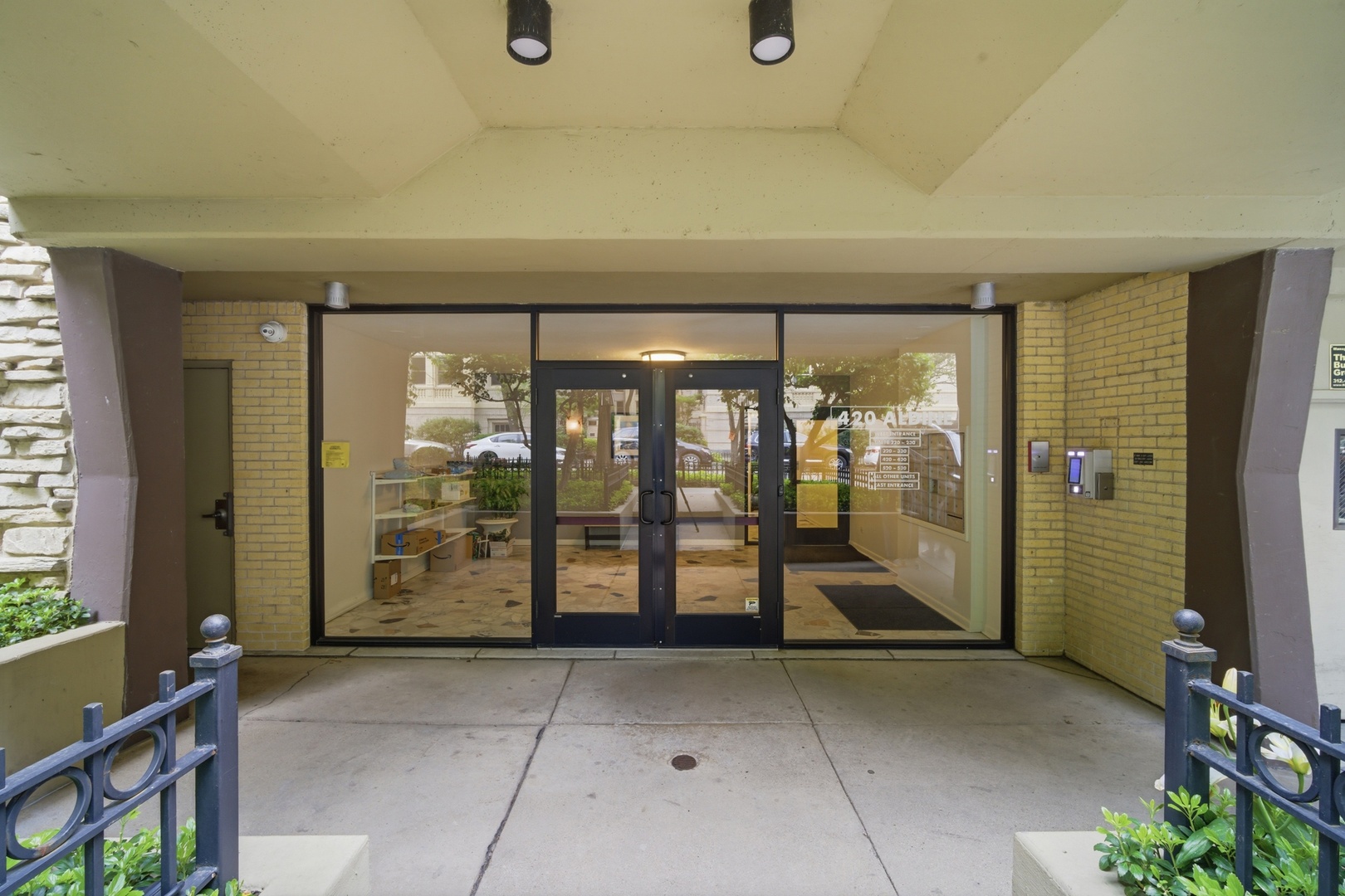 Gallery Image 16