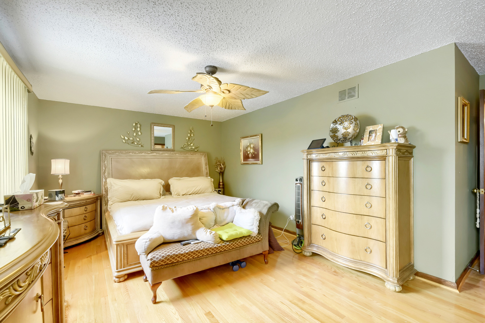 Gallery Image 15