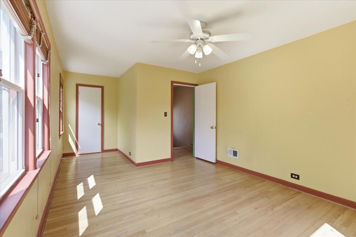 Gallery Image 17