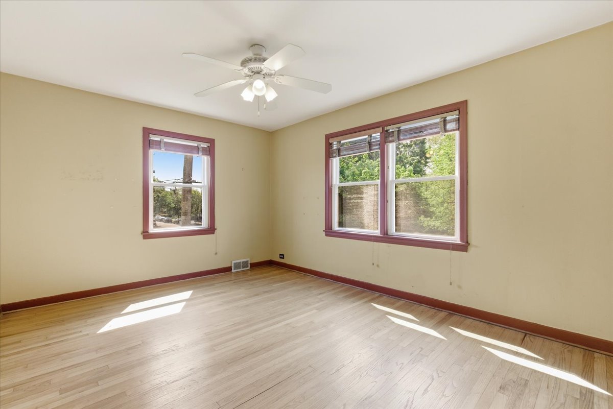 Gallery Image 16