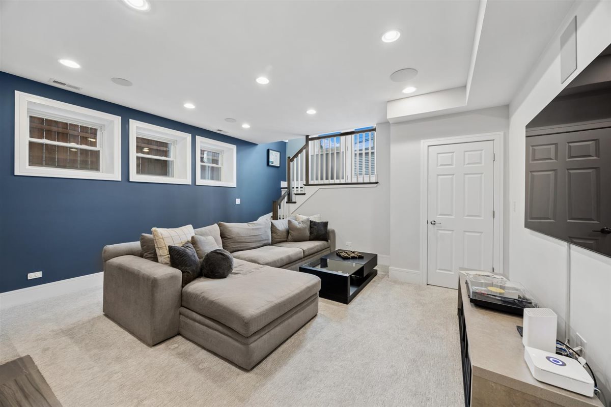 Gallery Image 18