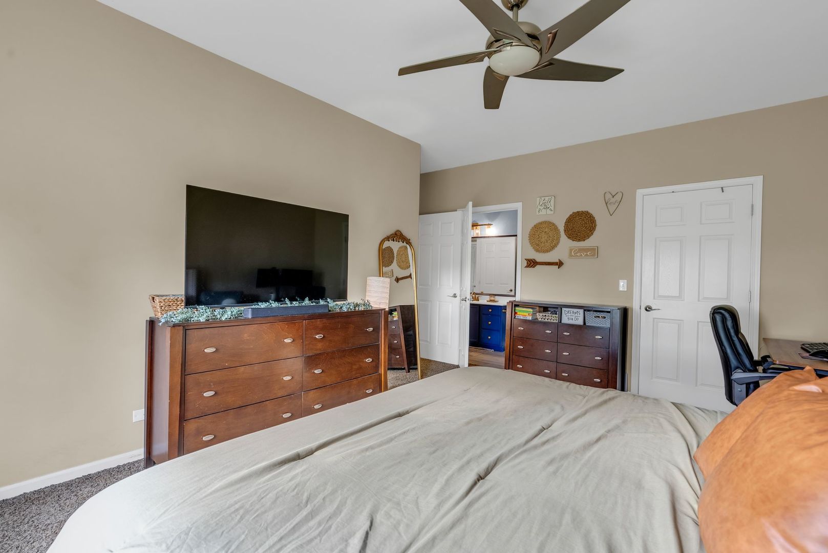 Gallery Image 18