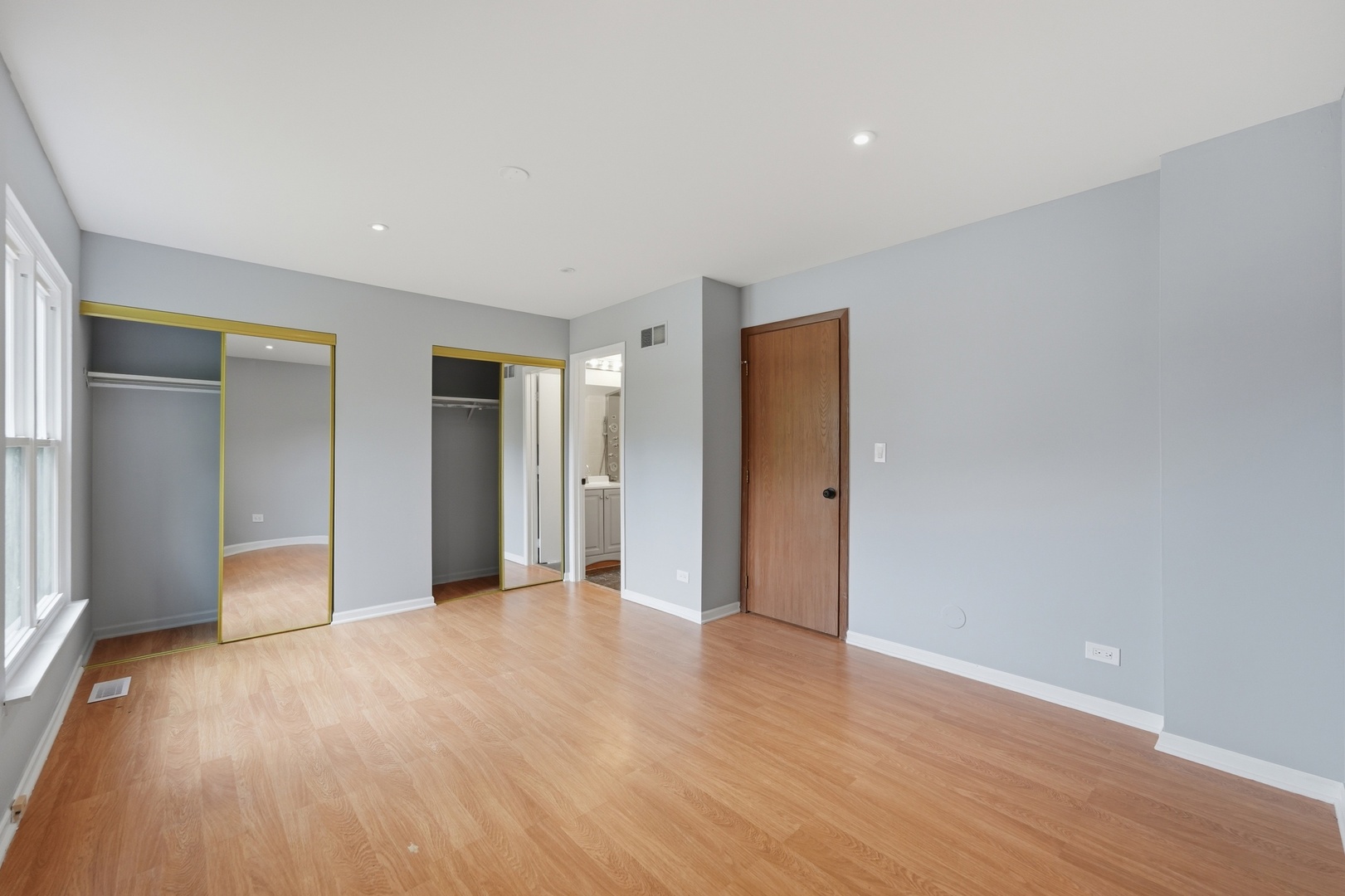 Gallery Image 16