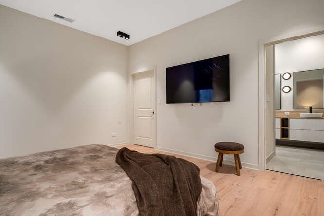 Gallery Image 18