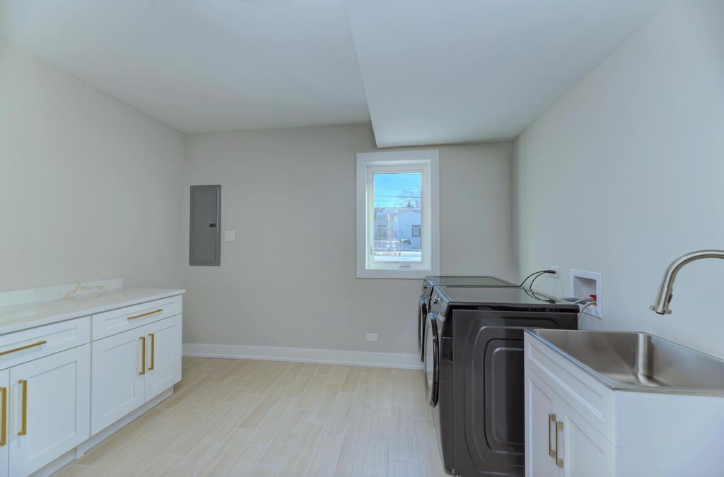 Gallery Image 60