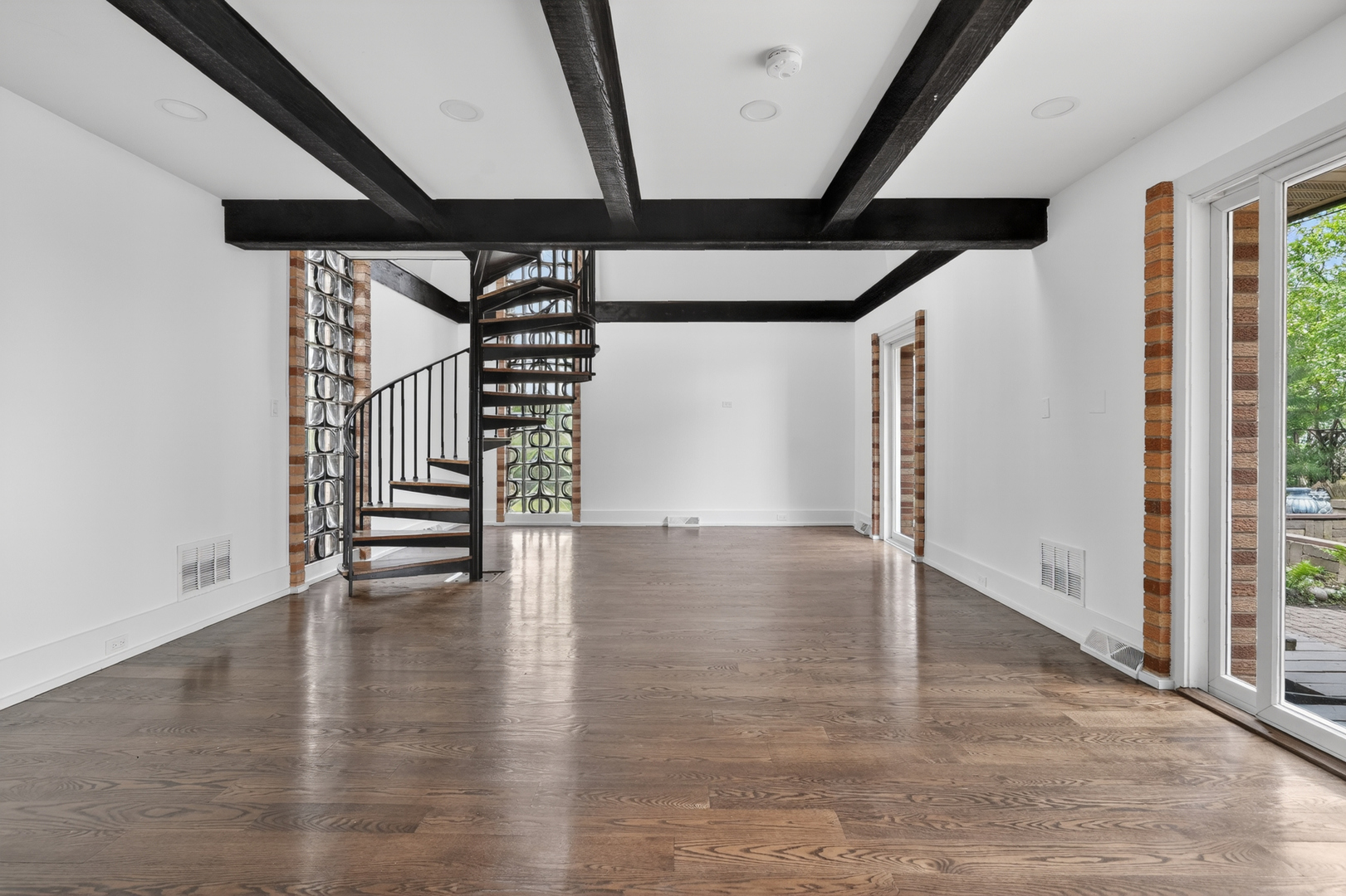 Gallery Image 15