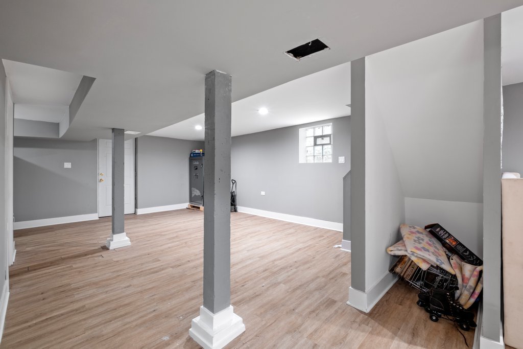 Gallery Image 16