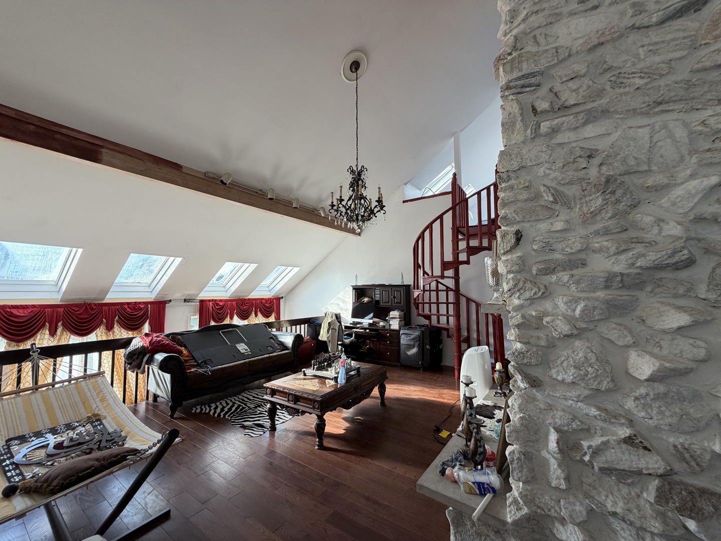 Gallery Image 15