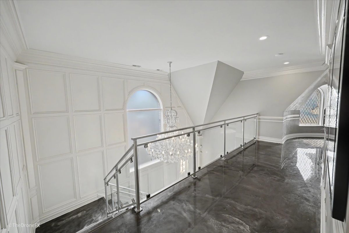 Gallery Image 35