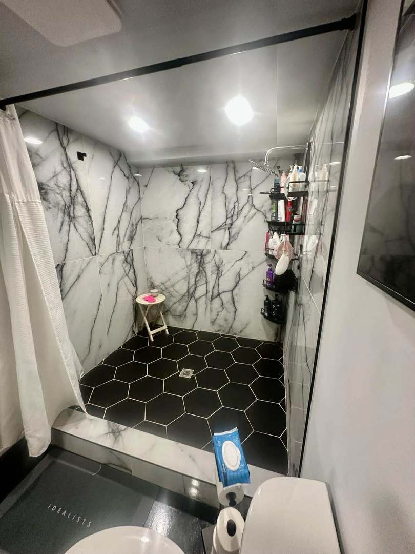 Gallery Image 13