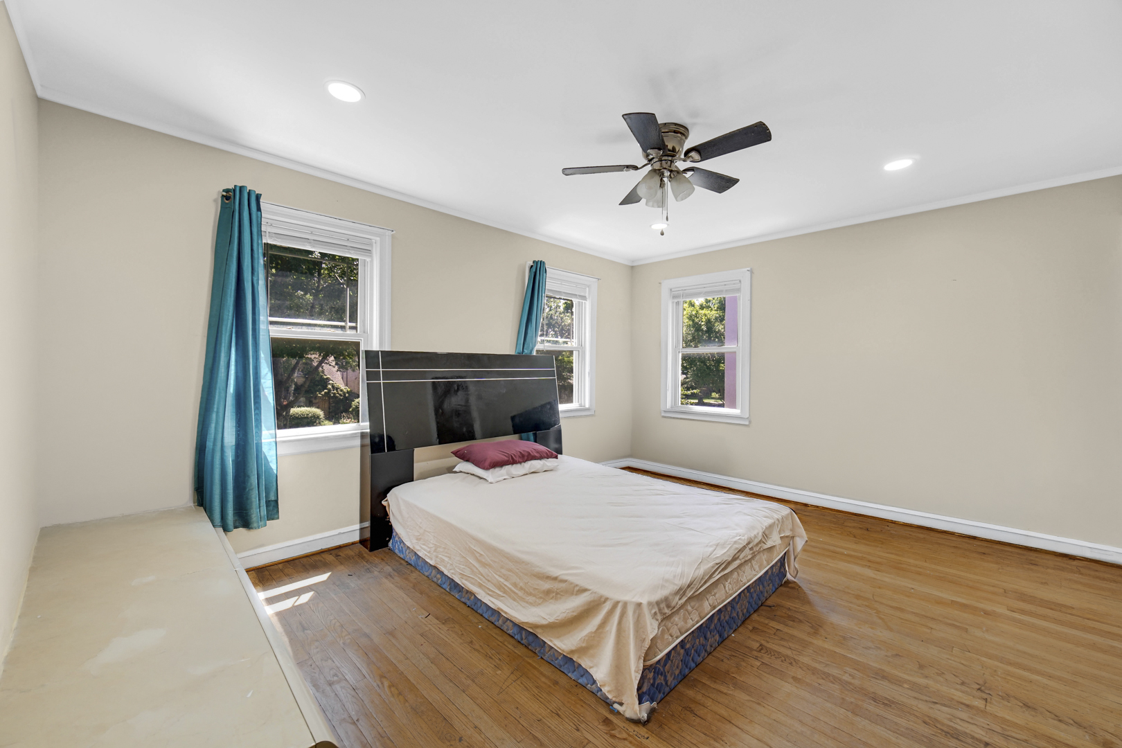 Gallery Image 14