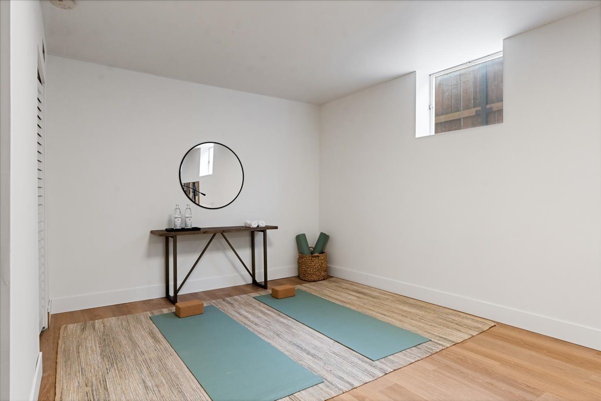 Gallery Image 16