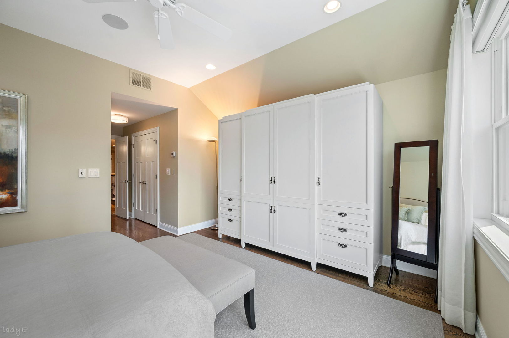Gallery Image 15