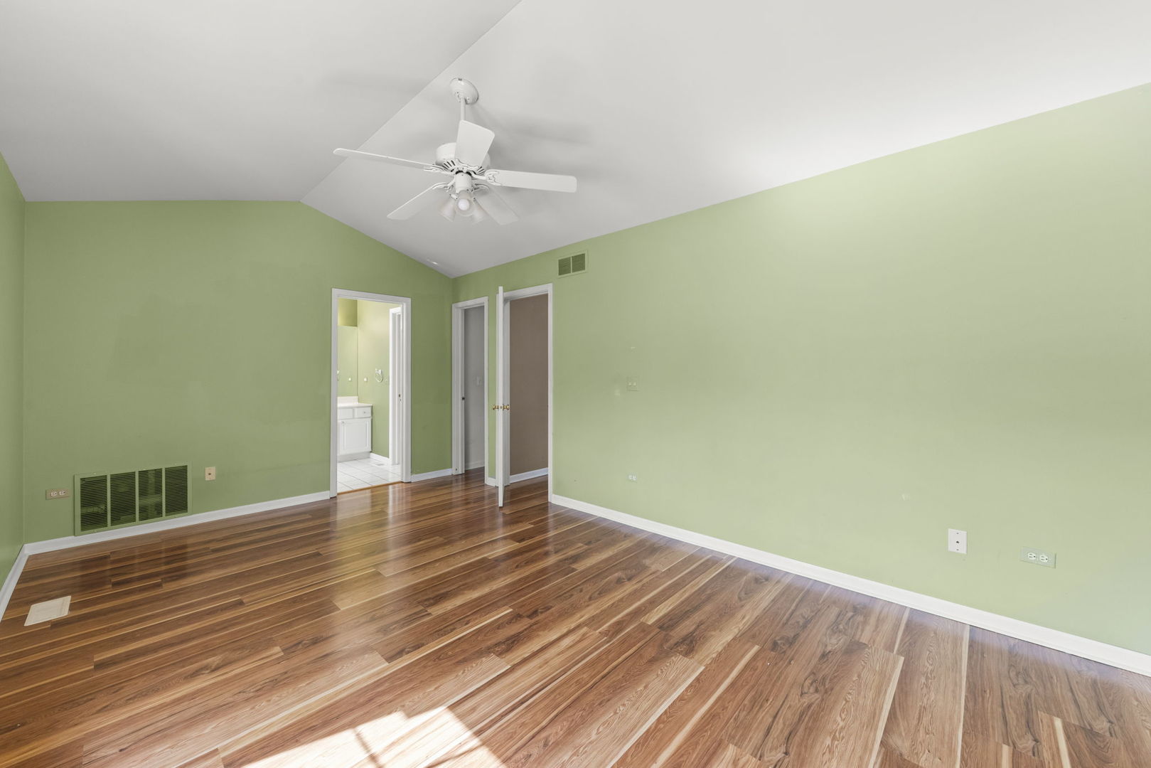 Gallery Image 15