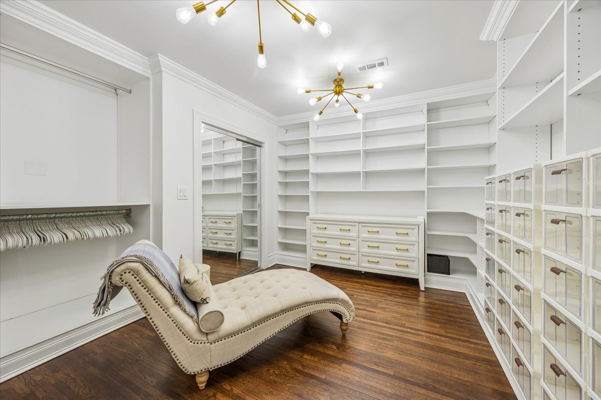 Gallery Image 19