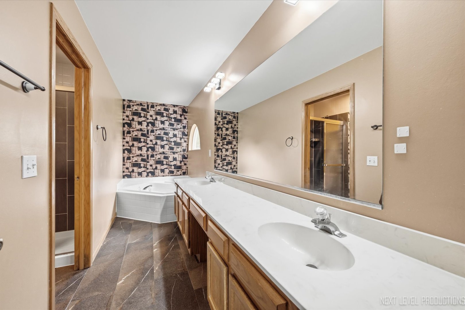 Gallery Image 15