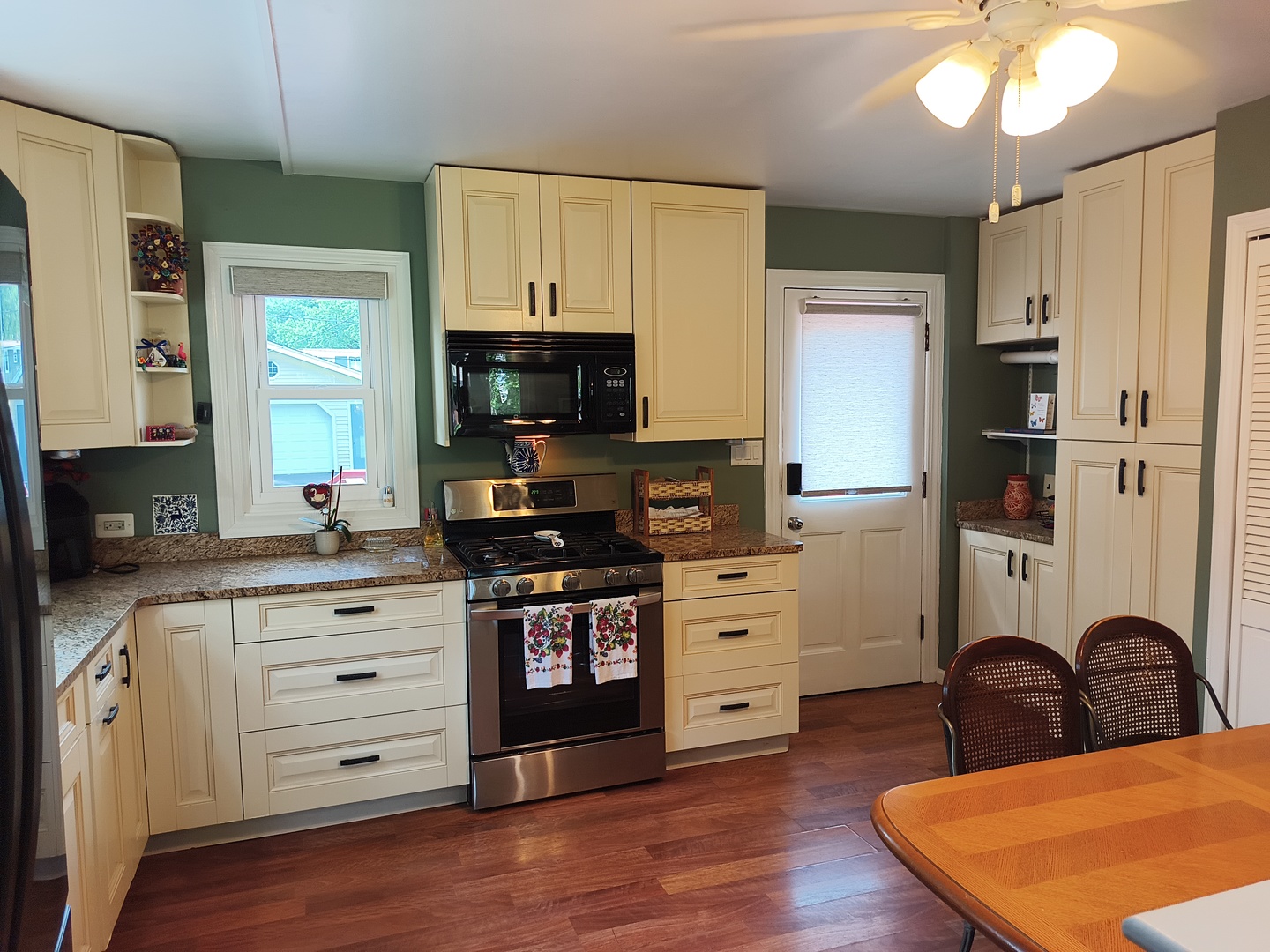Gallery Image 12