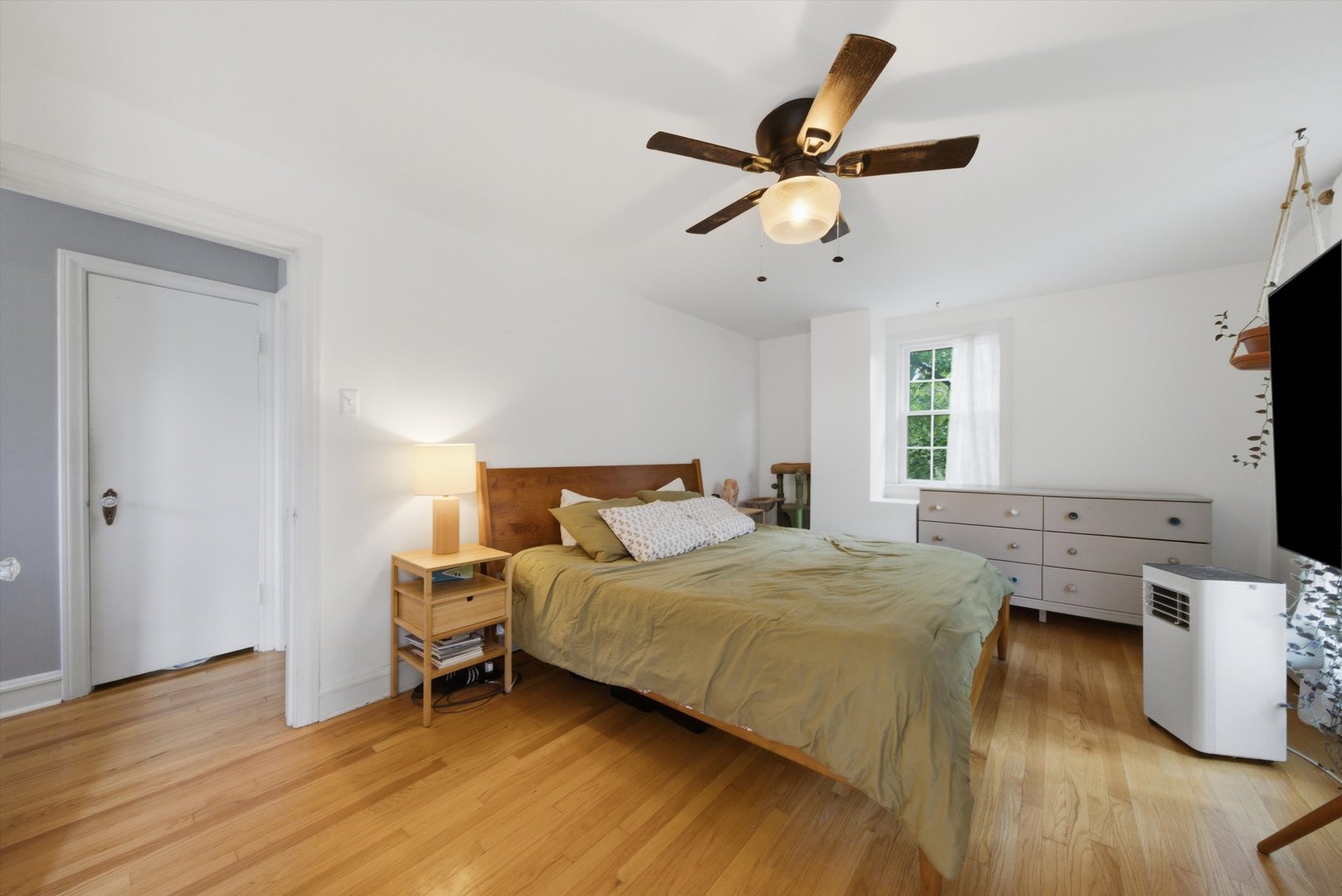 Gallery Image 16