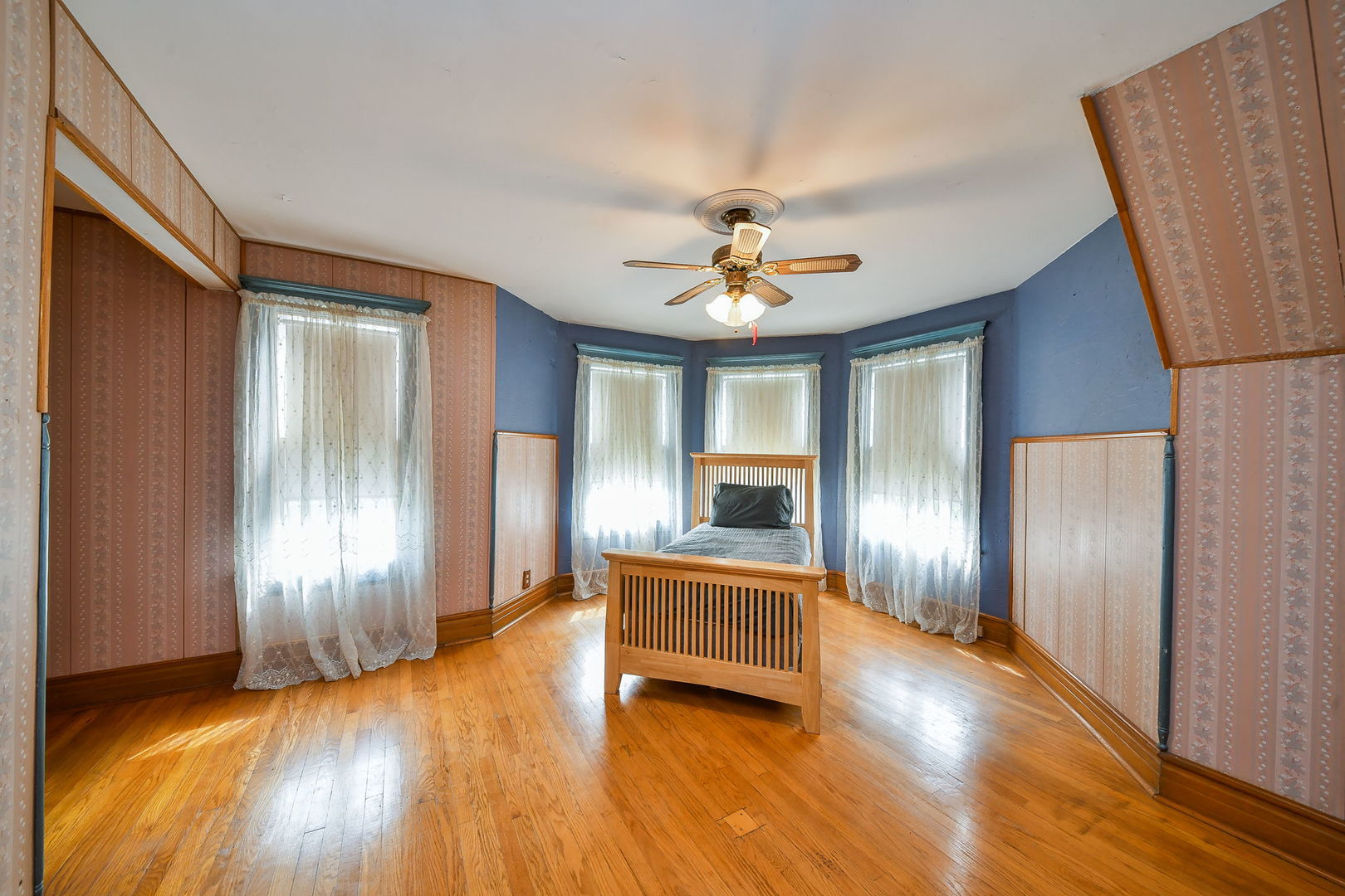 Gallery Image 19