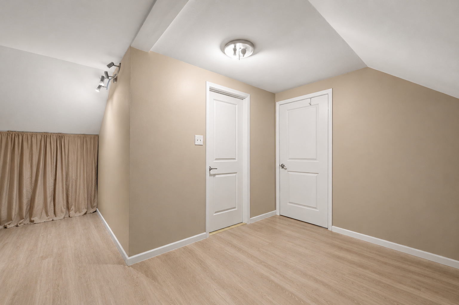 Gallery Image 18