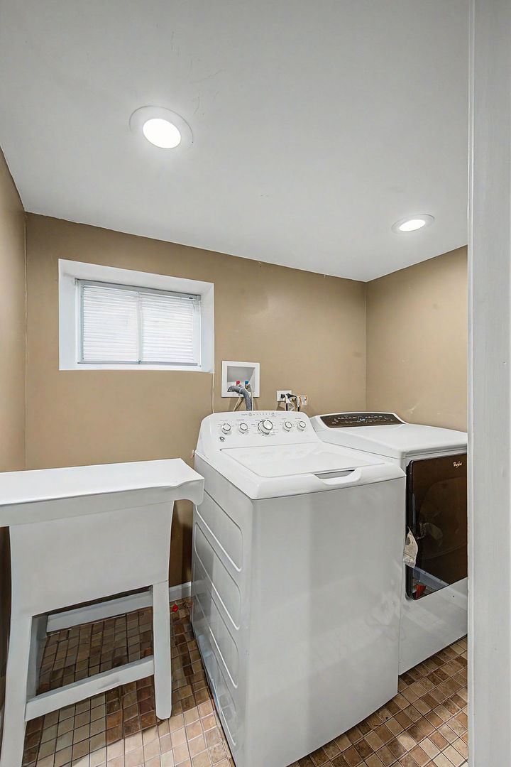 Gallery Image 19