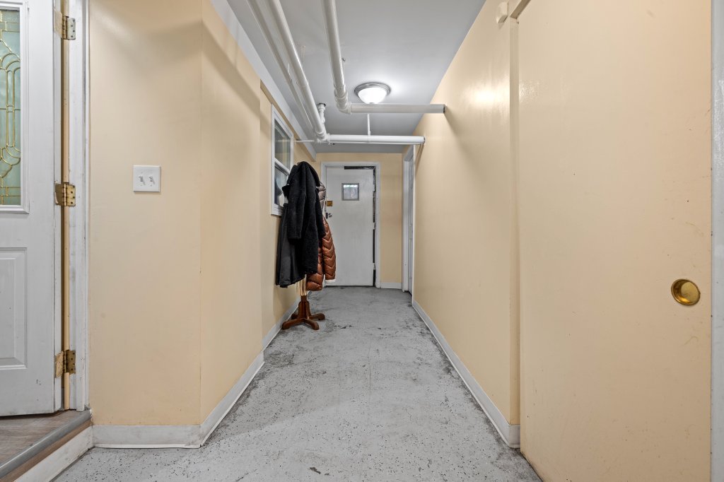 Gallery Image 16