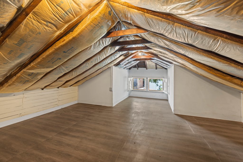 Gallery Image 18
