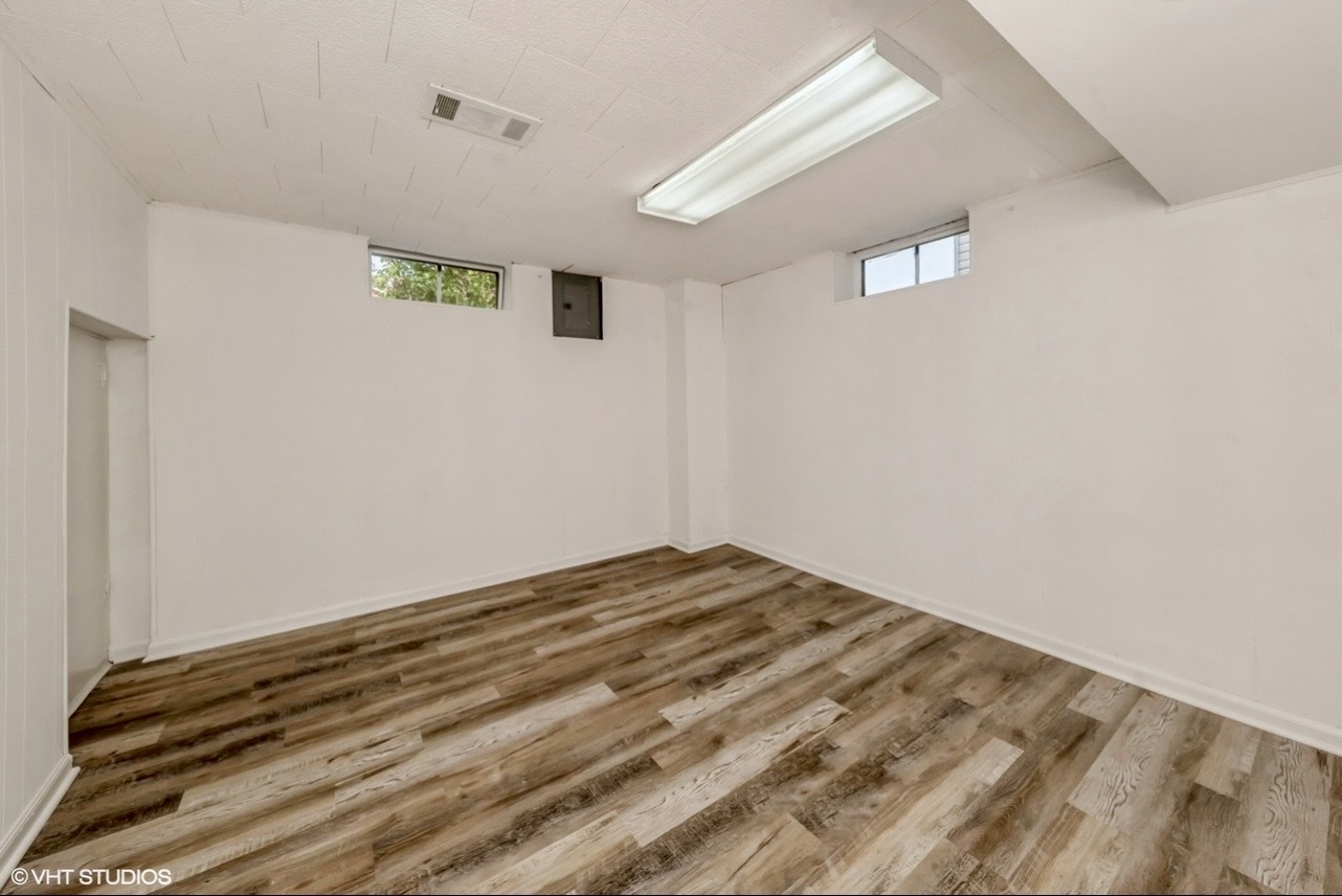 Gallery Image 16
