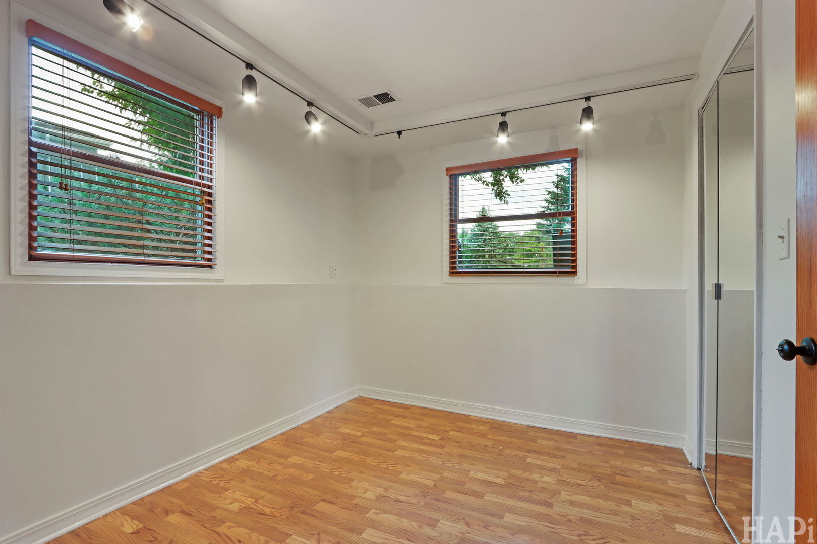 Gallery Image 19