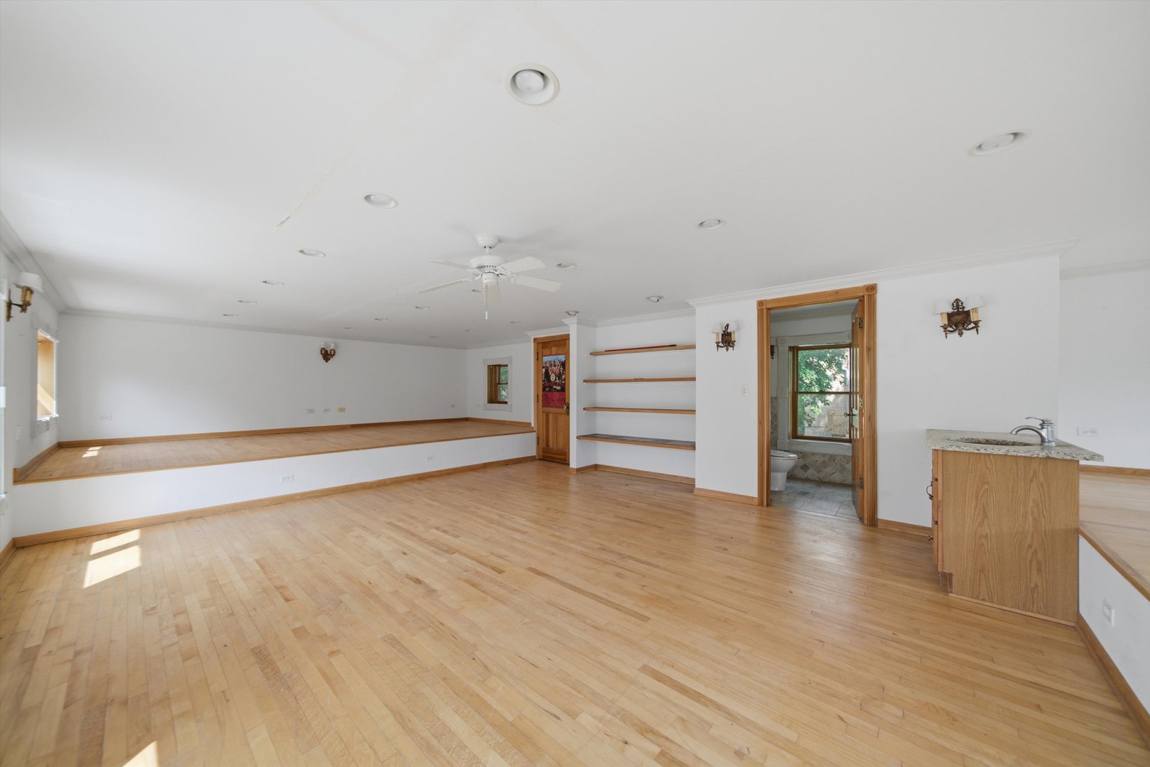 Gallery Image 15