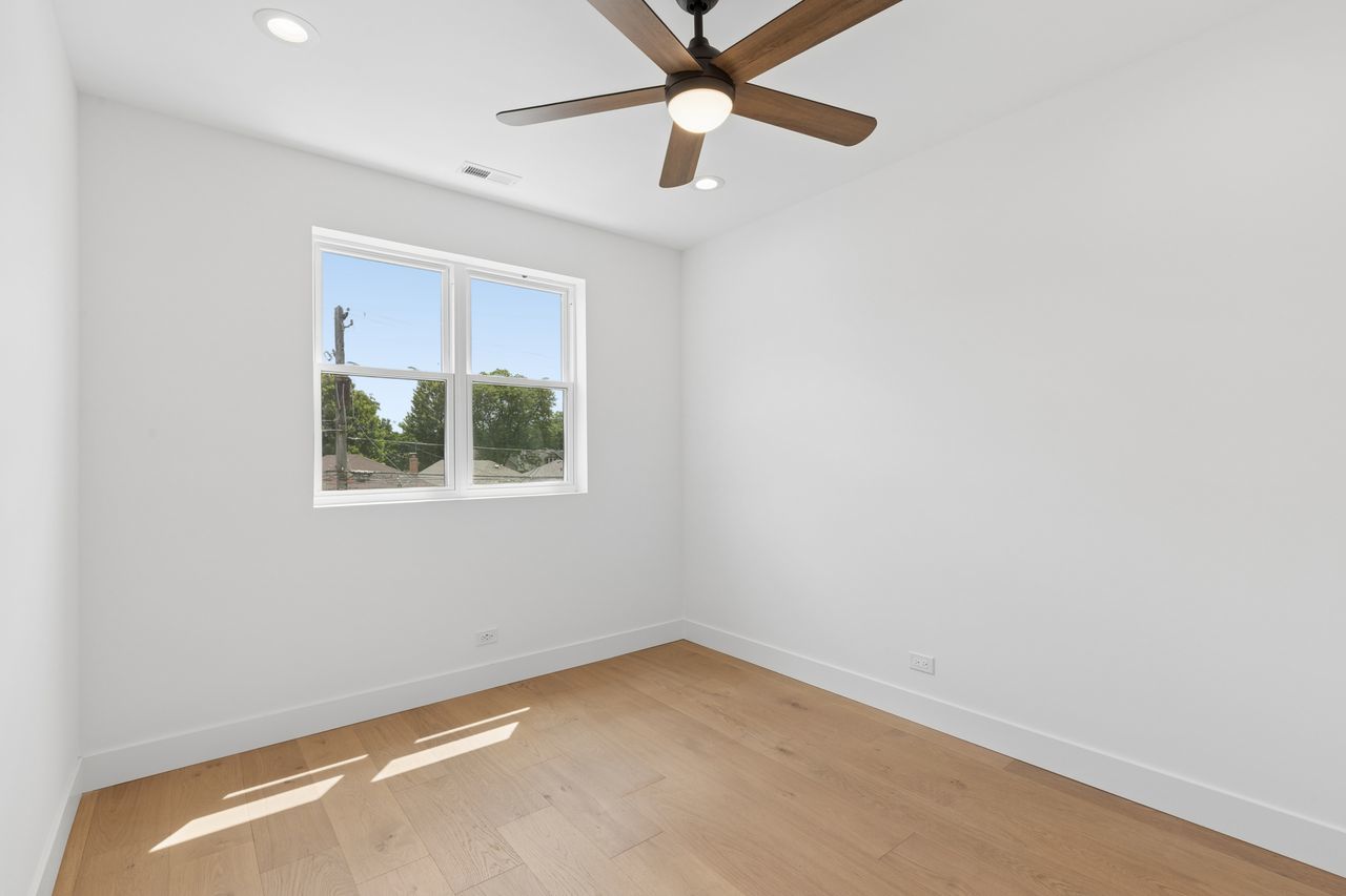 Gallery Image 18