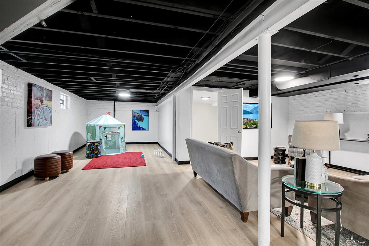 Gallery Image 19